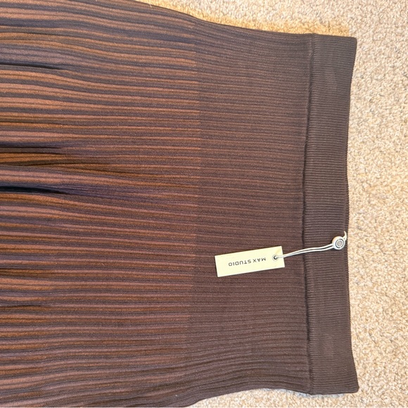 Max Studio Elegant Brown A-Line Skirt - Picture 2 of 3